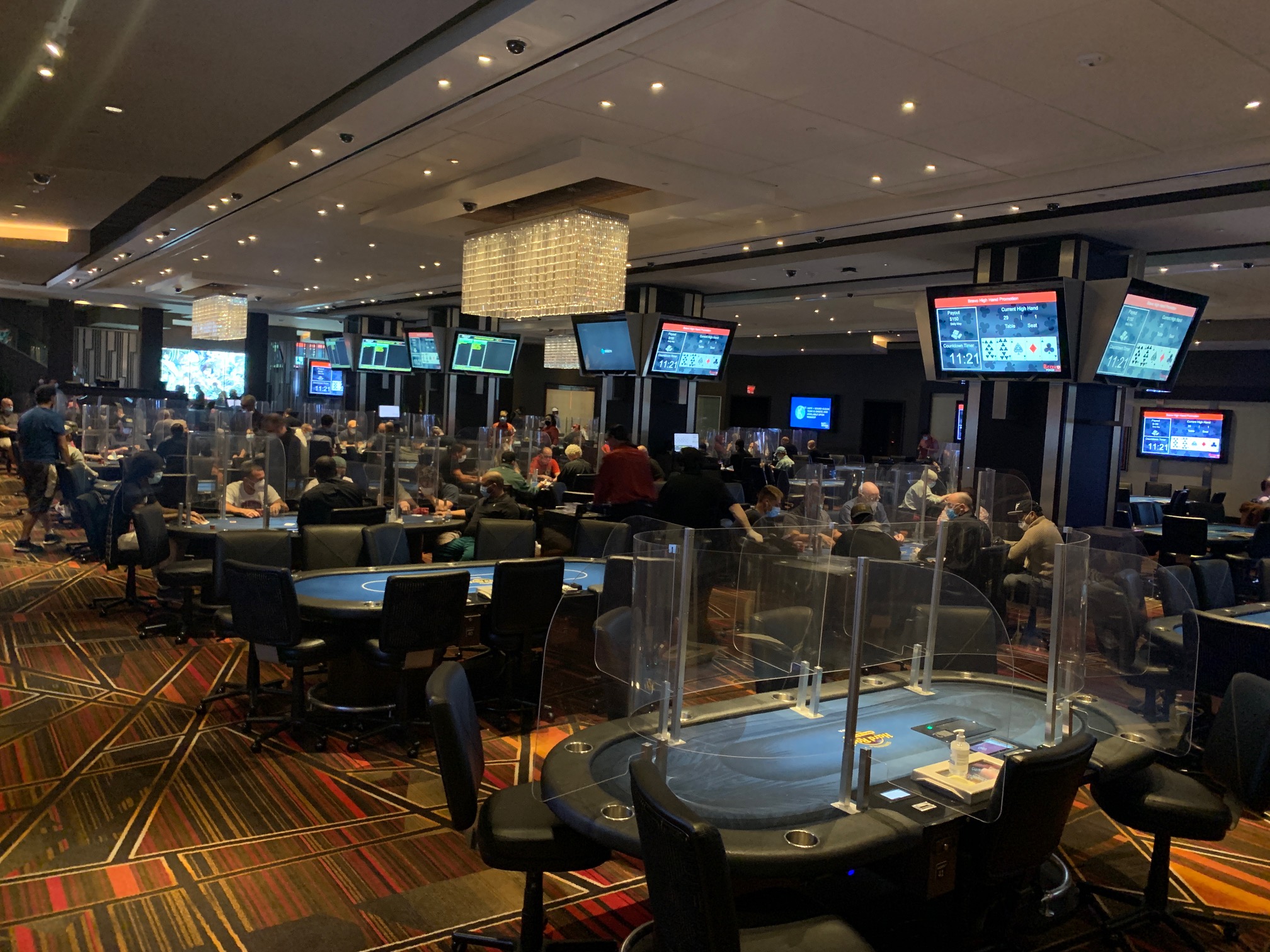 hollywood casino poker room maine